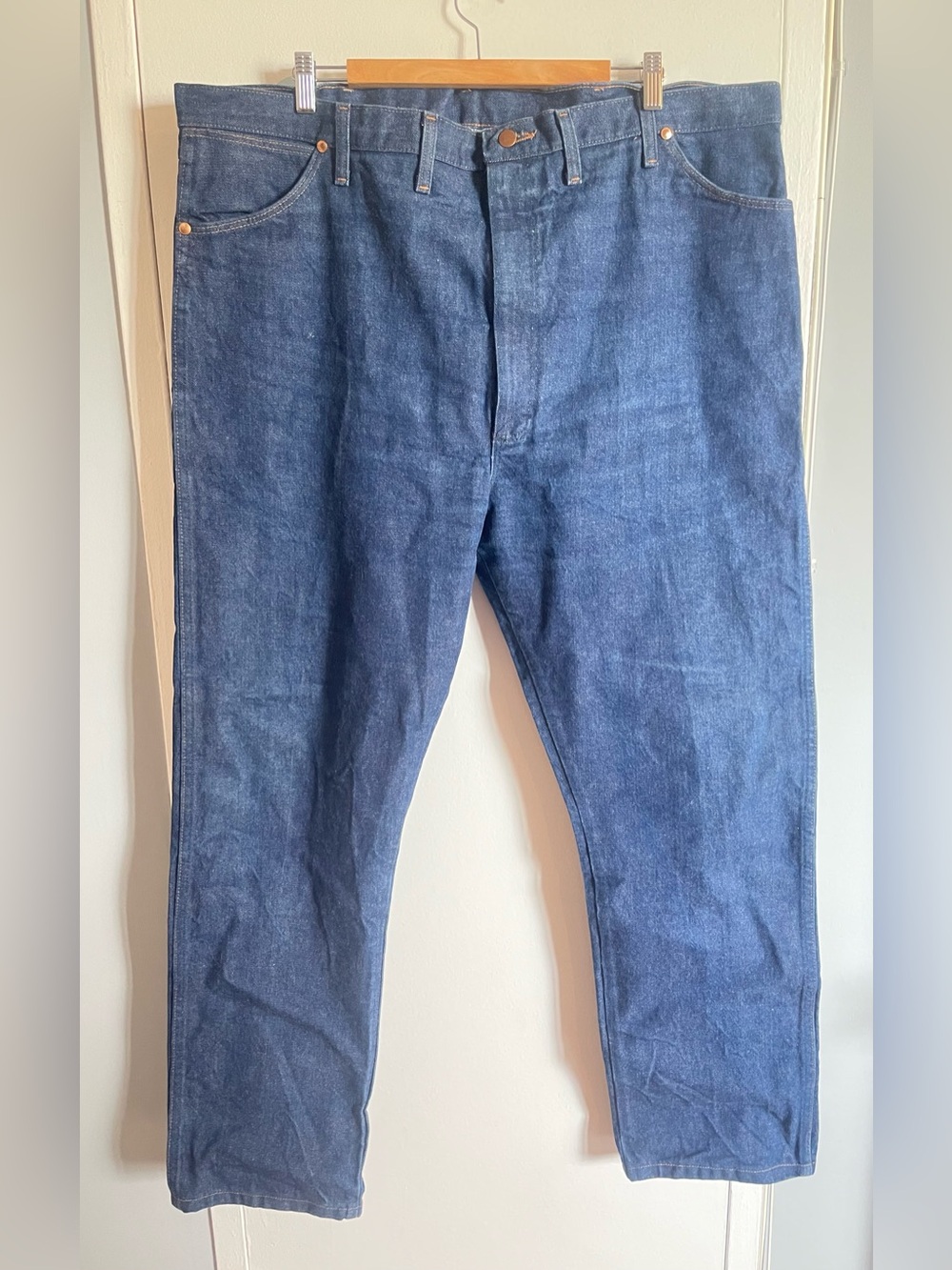 New Classic Men's Wrangler Blue Denim Jeans Size 36x32 cotton